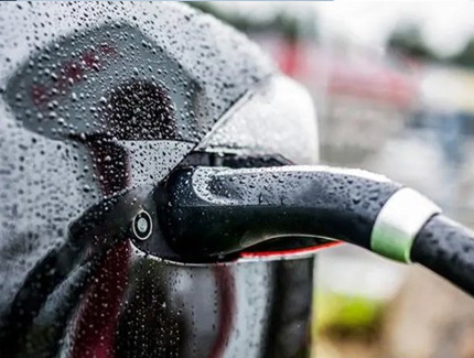 Das Aufladen von New-Energy-Fahrzeugen im Regen: Ist das sicher?