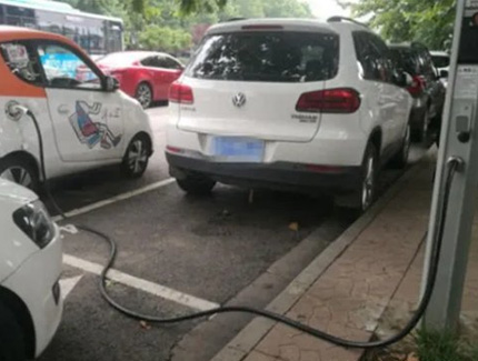 Understanding EV Charging: Fast vs. Slow Charging Dynamics and Real-World Implications